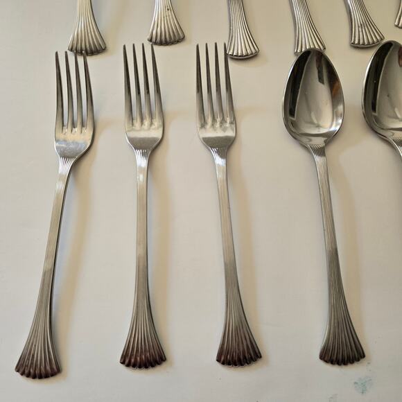 Reed & Barton Bretton Woods Shell Rebacraft Stainless 13 Assorted Silverware - Picture 5 of 11